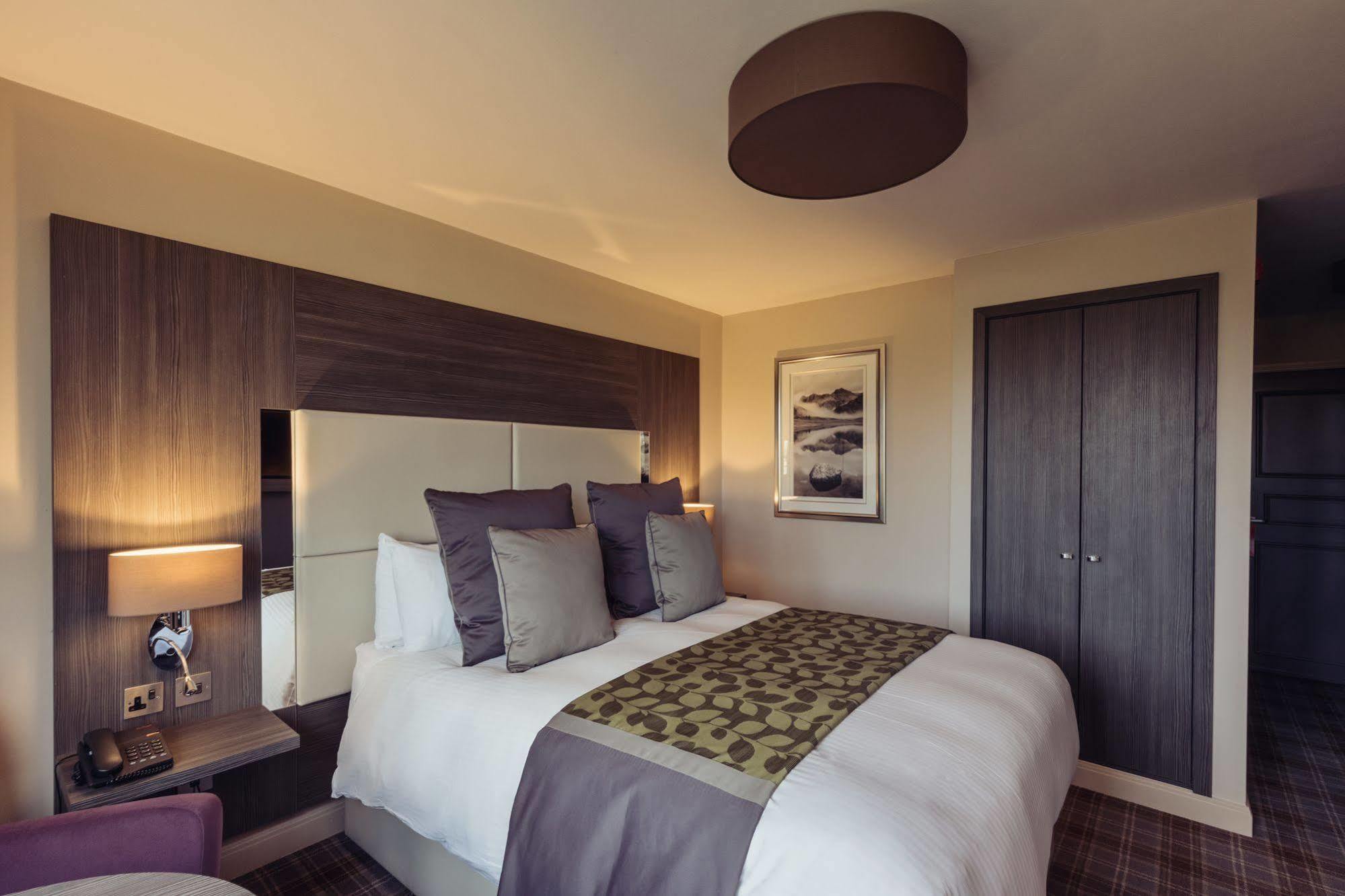 Abbey House Hotel Barrow-in-Furness ภายนอก รูปภาพ