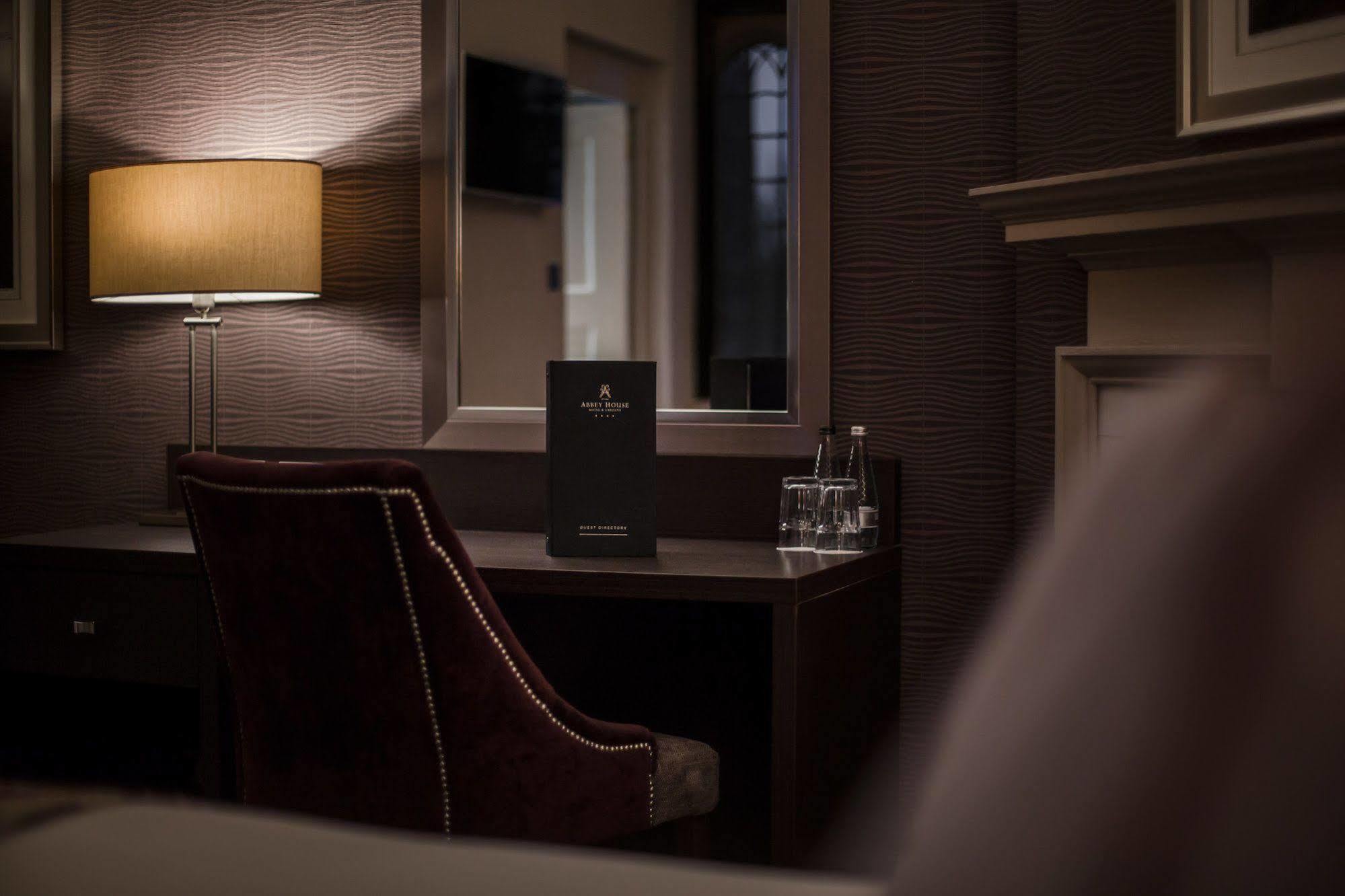 Abbey House Hotel Barrow-in-Furness ภายนอก รูปภาพ